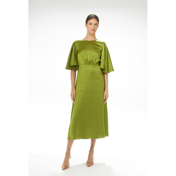 VESTIDO LARGO MIDIM MANGA CORTA EN FORMA DE CAPA. VERDE