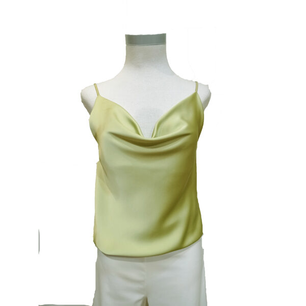 TOP DE TIRANTES ESCOTE COLUMPIO. VERDE ALOE