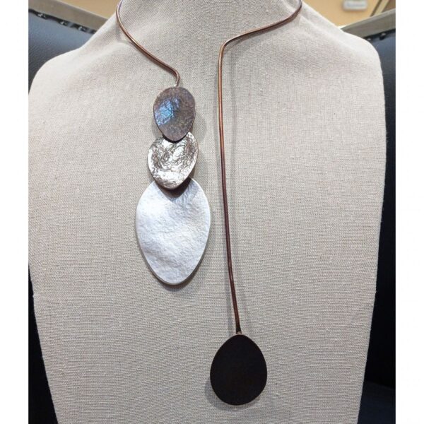 Collar acero rigido detalles de gotas
