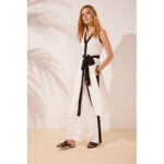 Conjunto de pantalón y casaca de fiesta color blanco