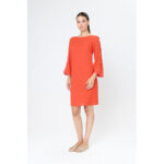 Vestido de fiesta, semientallado, detalles metálicos en las mangas, color naranja