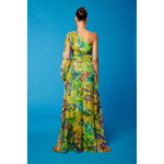 Vestido largo de fiesta, estampado floral y escote asimetrico