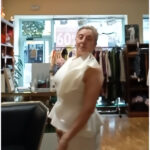 Traje de pantalón de vestir mas top de peplum en color blanco - Imagen 2