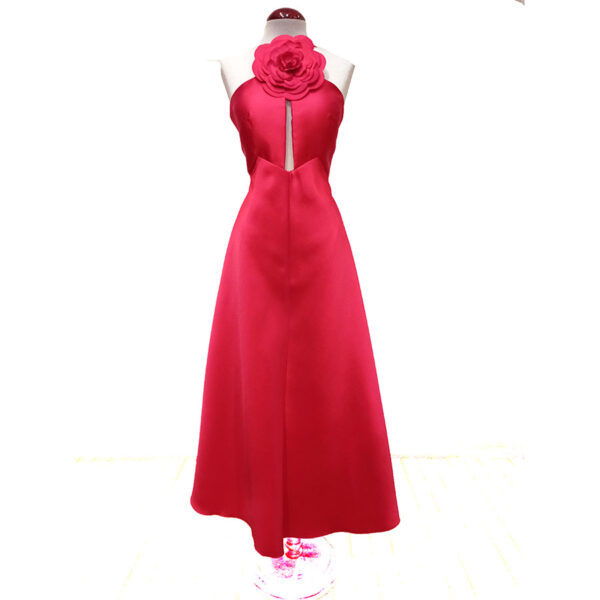 Vestido de fiesta escote halter de color rojo