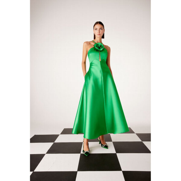 Vestido de fiesta de largo midi y escote halter, color verde