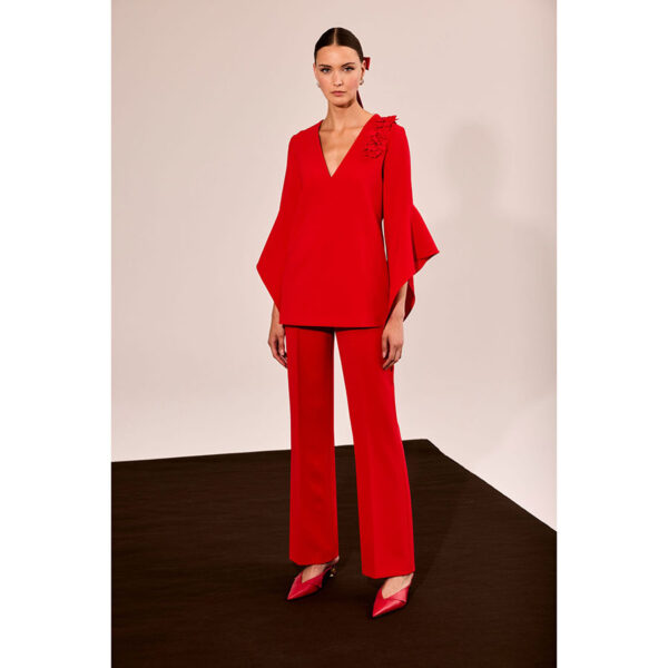 Conjunto de pantalón y top de vestir, en color rojo