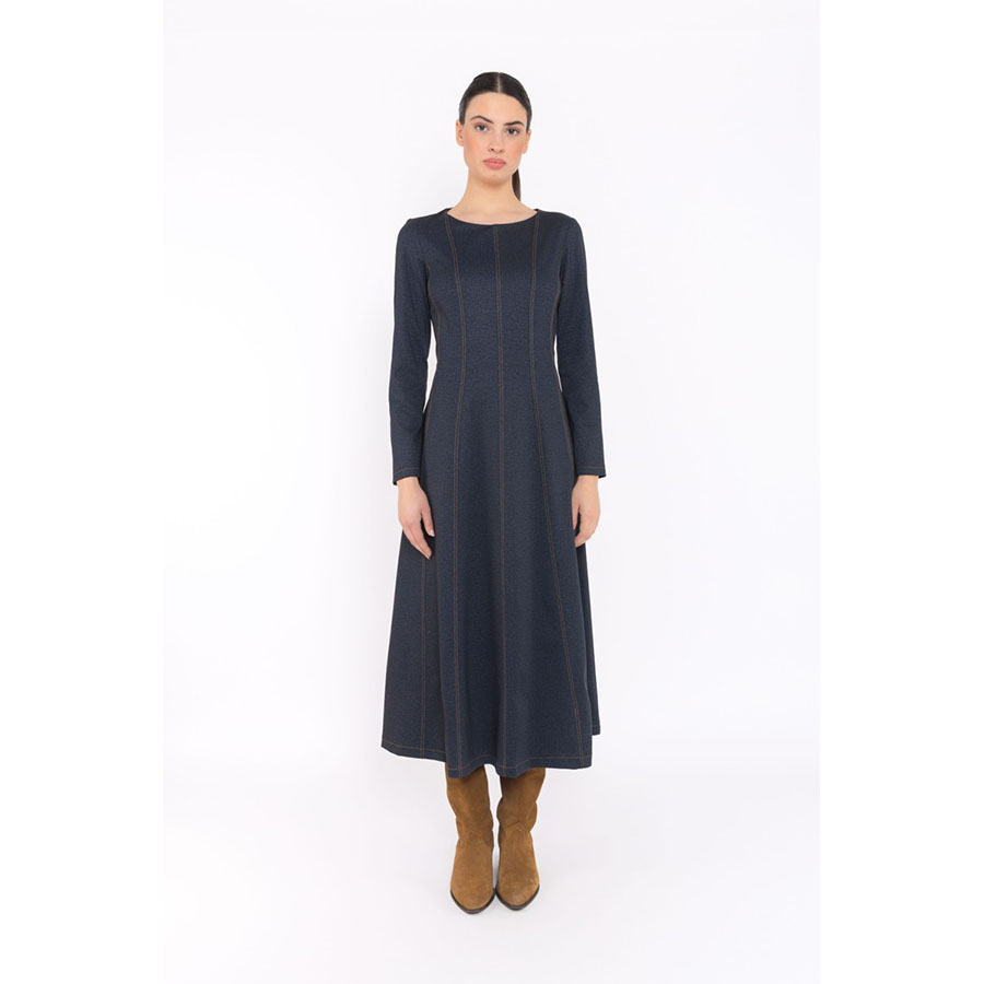 Vestido-largo-tejido-jeans-con-vuelo-49002d- Vestido largo con vuelo confeccionado en tejido denim