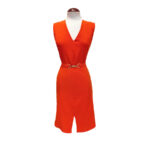 Vestido ajustado sin mangas, con escote en"V" en color naranja - Imagen 2