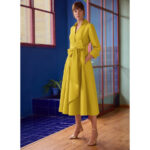 Vestido de fiesta de largo mid, estilo camisero en color amarillo