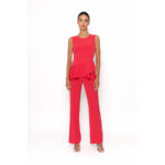 Conjunto de pantalón de vestir y top de estilo peplum en color coral
