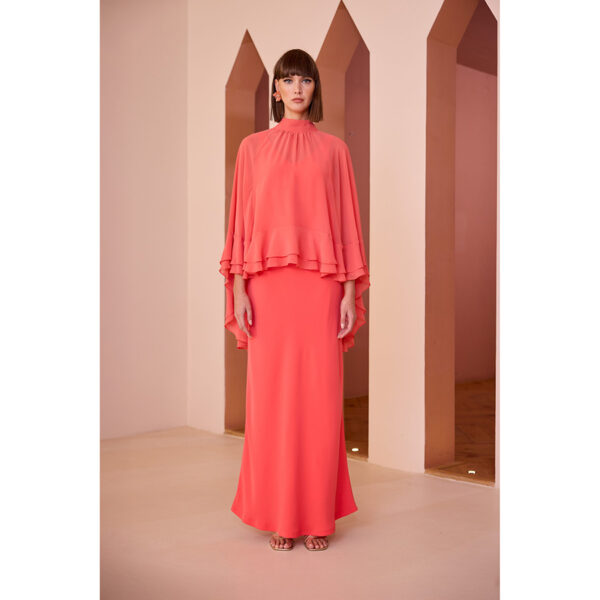 Conjunto de falda, top y capa de fiesta en color coral
