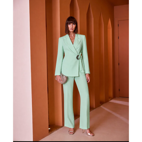 Traje de chaqueta cruzada en color verde menta