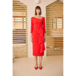 Vestido de fiesta de largo midi, estilo lápiz con escote asimétrico en color rojo
