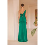 Vestido de fiesta largo asimétrico en color verde