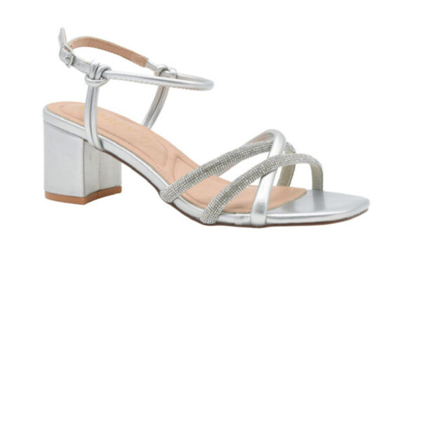 Sandalia de tiras plata combinada con tiras de pedrería con tacón medio en color plata