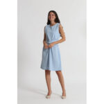 Vestido de fiesta corto, joven y elegante, que ajusta en la cintura con un drapeado y una falda que abre progresivamente. En color azul celeste - Imagen 2