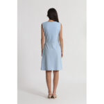 Vestido de fiesta corto en color azul celeste drapeado en la cintura