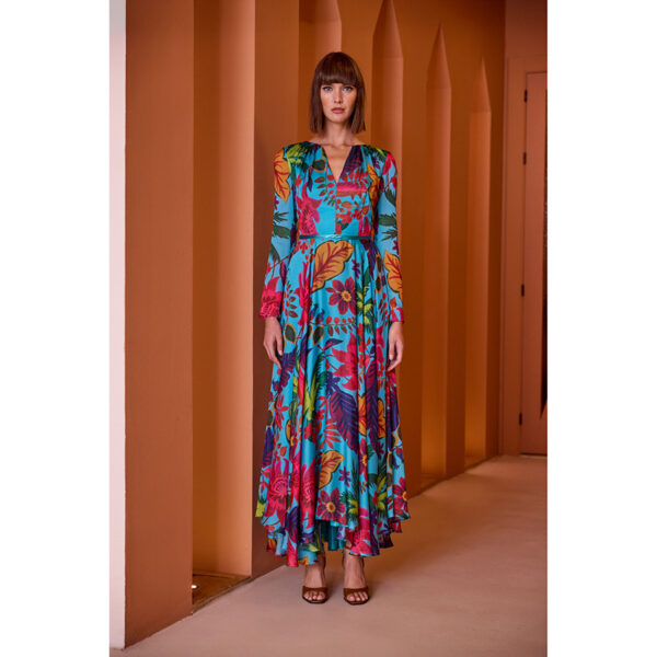 Vestido de fiesta de largo midi, estampado con mucho vuelo en color turquesa