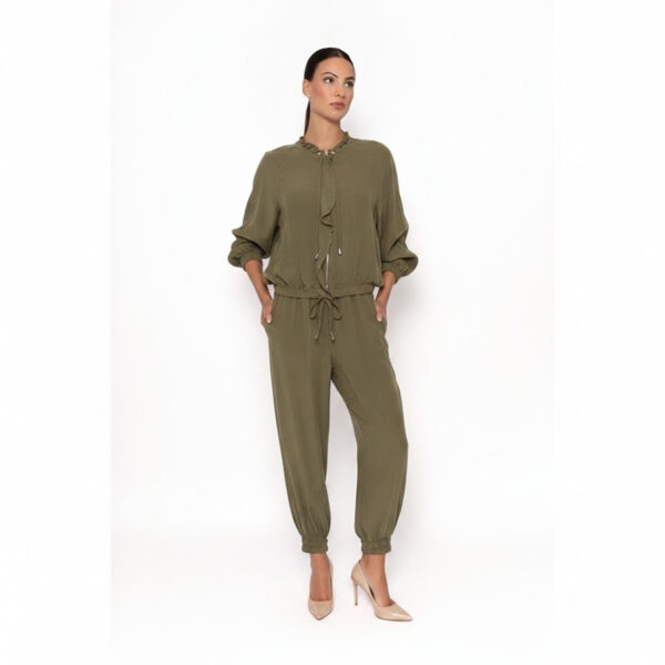 Chaqueta elegante de estilo bomber en color verde kaki