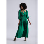 Vestido largo de talle alto con manga francesa en color verde esmeralda