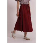 Falda larga de talle alto, esilo new look, en color vino