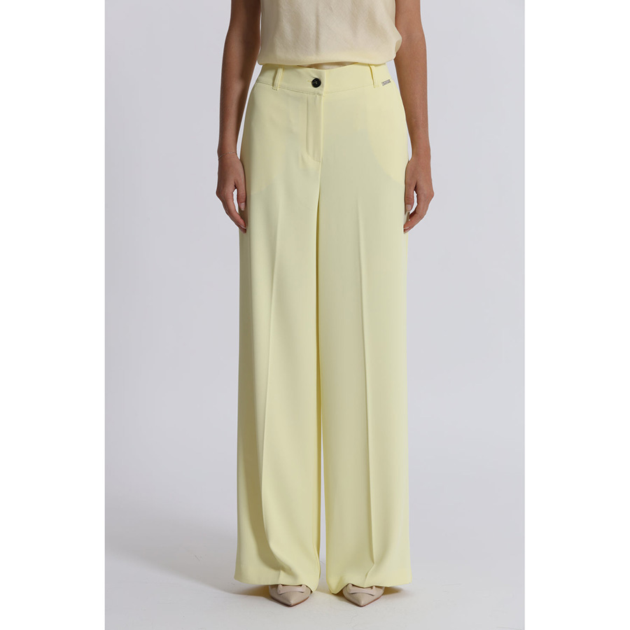 Pantalon-recto-de-talle-alto-de-estilo-fluido-en-color-amarillo-mantequilla-MRAO2113 Pantalón recto de talle alto, de estilo fluido, en color amarillo mantequilla