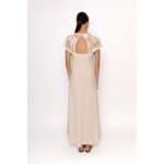 Vestido de vestir largo confeccionado en lino combinado sutilmente con ganchillo en el torso